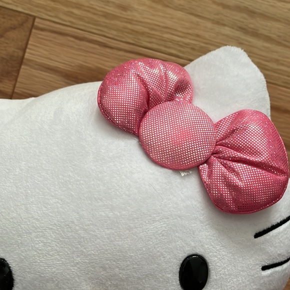 🌺Hello Kitty Plush - Picture 6 of 10